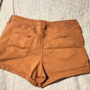 Target/Universal Thread shorts. Orange/salmon color 16/33. 4.5” cuffed inseam
